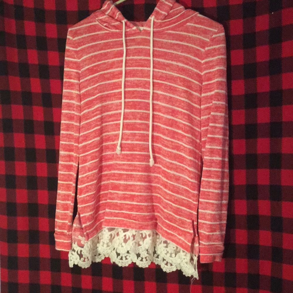No boundaries long sleeve hooded top